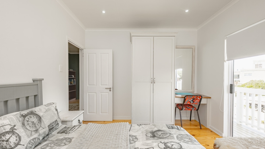 4 Bedroom Property for Sale in Struisbaai Western Cape